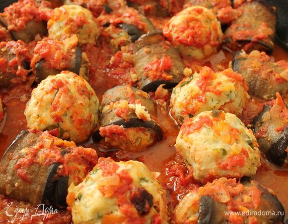 Мне попался один испорченный баклажан, пришлось его выбросить:( и из остатков фарша я просто сформовала тефтельки, получились тоже очень вкусные.И пусть вас не пугает,что фарш из рыбы,вкус у блюда совсем не рыбный:) Приятного Вам аппетита!