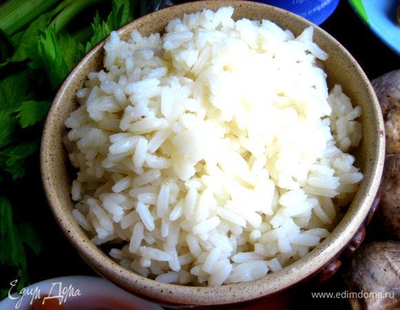 Рис заранее отварить, он нужен при подаче в готовый уже суп!