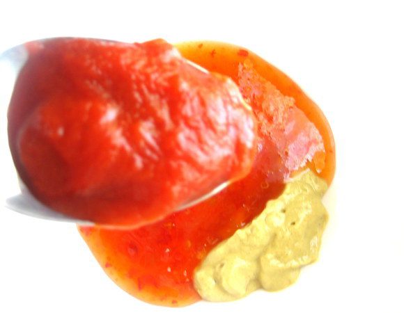 Добавляем обычный Ваш любимый кетчуп...