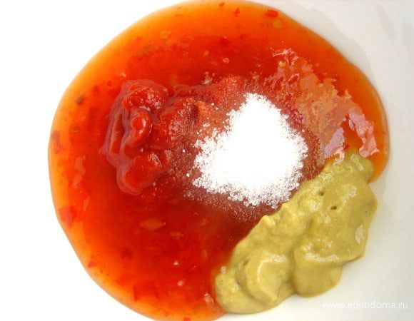 И сахар... Не бойтесь, на фоне остроты он не будет выделяться)))