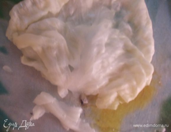 Маленькие листочки оставьте целыми. Если в основании будет небольшое утолщение, срежьте его.