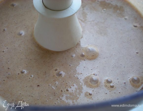 Добавить масло, корицу, разрыхлитель. 