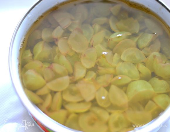 Вот уже готовый виноград, который за ночь настоялся в холодильнике.