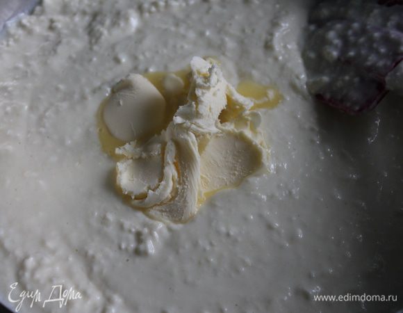 Нагреть на медленном огне, помешивая, добавить остальные ингредиенты.