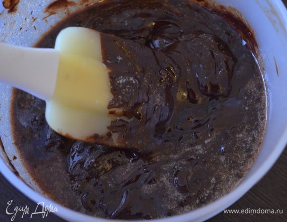 получается вот такой жидкий шоколад с желатином)