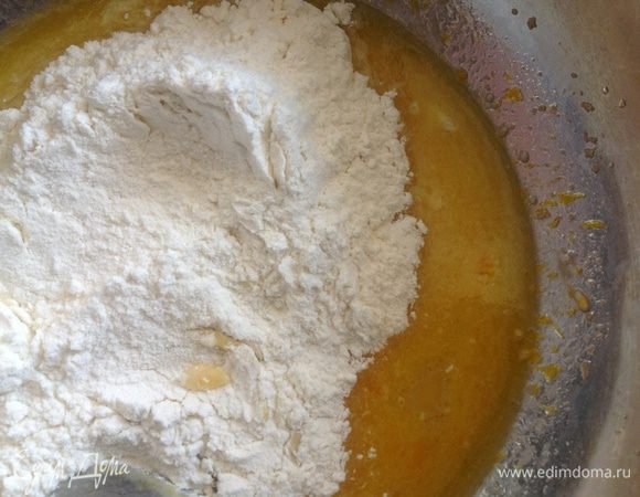 ....И муку! Замесить эластичное тесто!