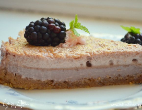 Подаем к столу со взбитыми сливками по желданию. Наслаждаемся.