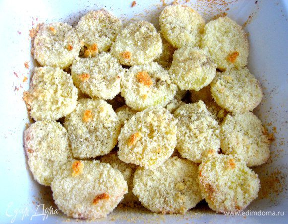 И запекаем без крышки при 200* минут 40...,но может у Вас и быстрее позолотится манка, тогда она объеденье просто!