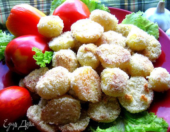 Подаём прямо в форме или выкладываем быстренько на блюдо,пока горячая...