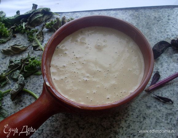 Разлить по формочкам (у меня 3 кокотницы). Закрыть сверху фольгой.