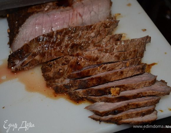 Разрезаем на порции и подаем к столу. Приятного аппетита.