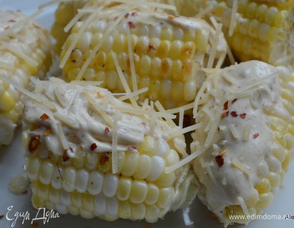 Подаем с приготовленным майонезом и посыпав сыром Пармезан. Приятного аппетита.