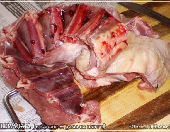 Барашкины рёбрышки. И барашкины кусочки с жирком. Тут не мельчите. И пусть эти кусочки будут с косточками. Не страшно. А наоборот …