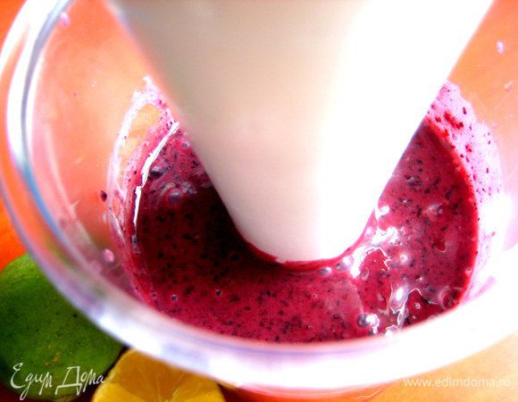 Взбиваем блендером...