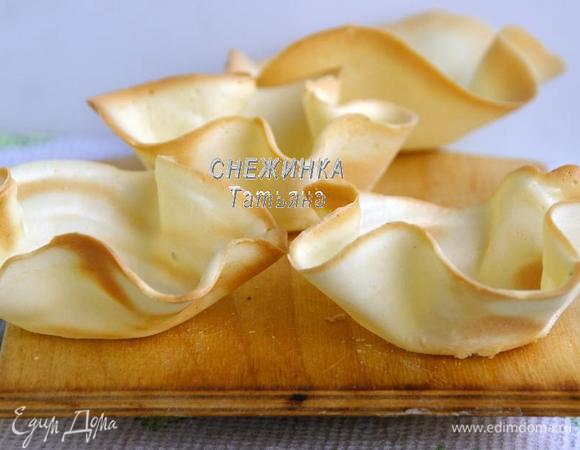 Аналогично выпекаем ещё 3 корзиночки. Оставляем.