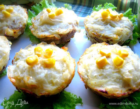 Легко вынимаем из формочек и украшаем кукурузкой!