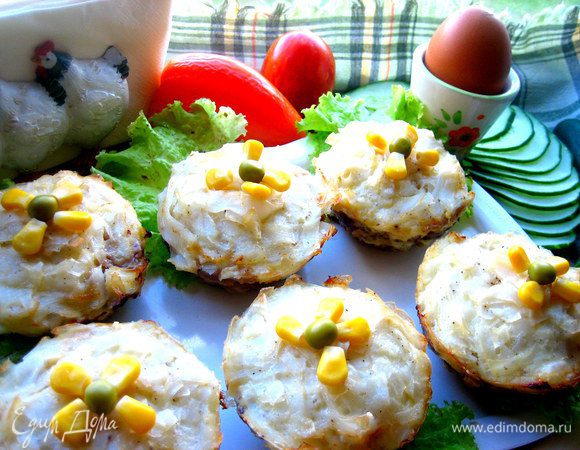 При запекании образуется лёгкая корочка,но кто этого не хочет,можно приготовить корзиночки в пароварке или микроволновке.