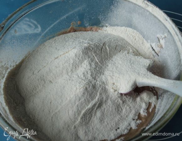 просеять муку