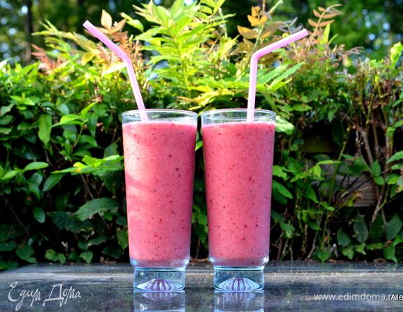 Разливаем по бокалам. Наслаждаемся.