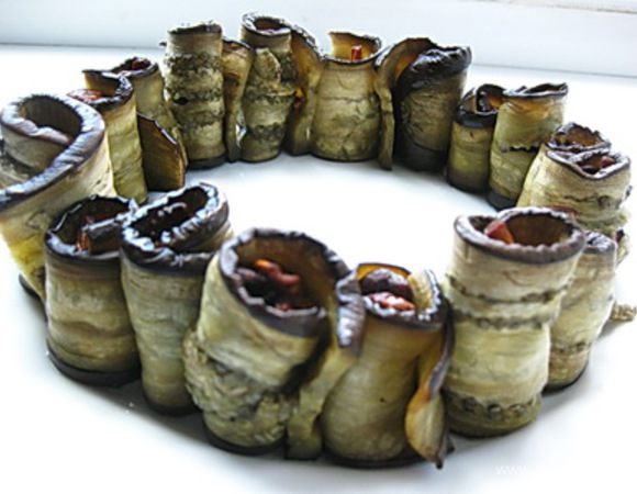  и свернуть в рулет. Затем каждый рулет разрезать поперек на два маленьких рулета.