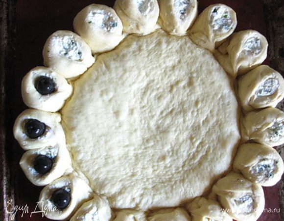  и вдавить в нее оливку.