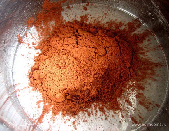 Добавляем какао по вкусу. Можно щепотку ванили.