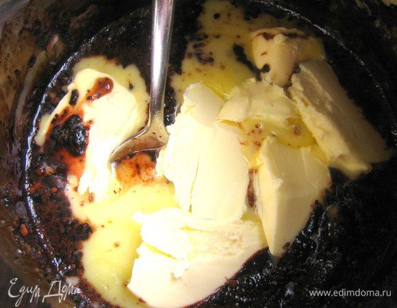 Сливочное масло кусочками...