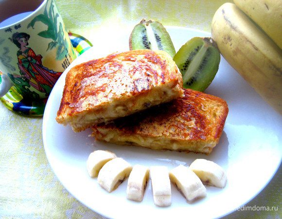 И хрустим на здоровье тёплым "пирожком"))) У кого есть электрическая бутербродница, можно и в ней попробовать... Думаю, даже школьники с таким рецептом справятся)))