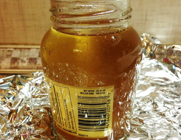 P.S. А вытопившийся жир можно перелить в баночку и поставить в холодильник - на нем можно и нужно готовить (например, тот же Конфи). А еще им наши бабушки смазывали деткам щечки перед выходом на мороз :)
