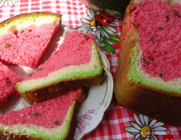 Нарезать на кусочки и удивлять всех, пришедших на чудесный запах!