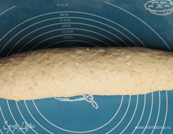 Сформировать батон и поставить еще на 30 минут в тепло.