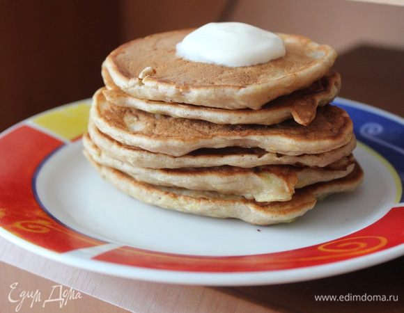 Жарить с 2 сторон на хорошо разогретой сковороде
Подавать со сметаной или вареньем