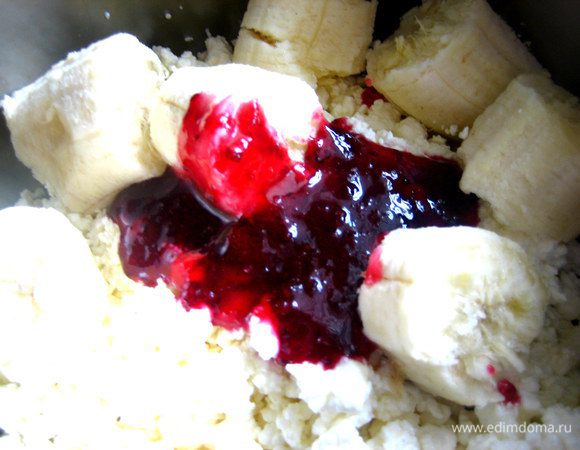 Добавляем мёд или сахар или варенье из тёртой смородины,как у меня.