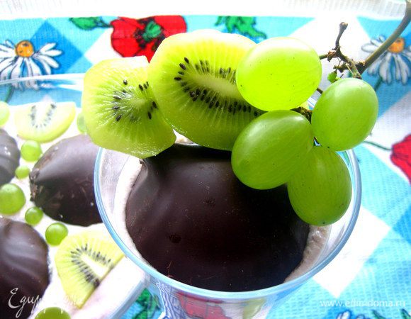 Украшаем в тон зелёными фруктами)))