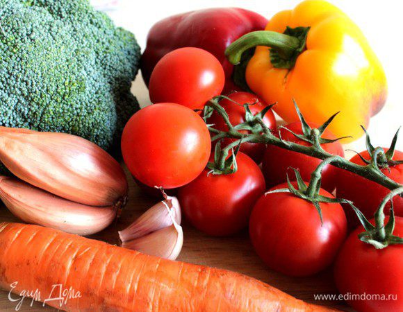 Подготовить овощи - помыть и обсушить...