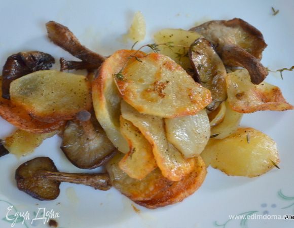 Подаем разрезав на порции. Приятного аппетита.