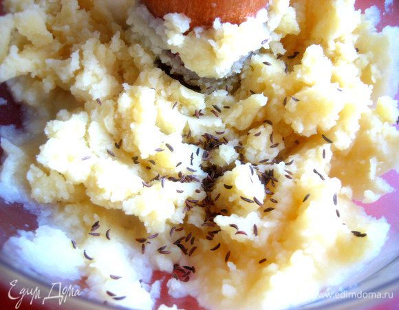 Я решила добавить немного тмина для аромата.