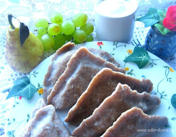 Выстраиваем на тарелке в ряд и сразу подаём со сметаной))) Необычно на первый взгляд,но намного полезнее,чем из простой муки...