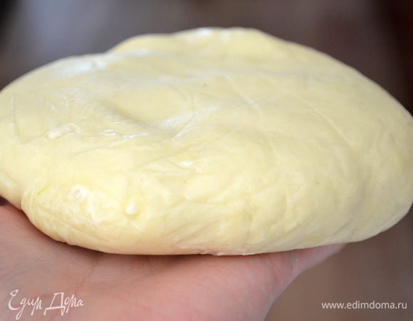 Через полчаса тесто станет гораздо мягче и нежнее.