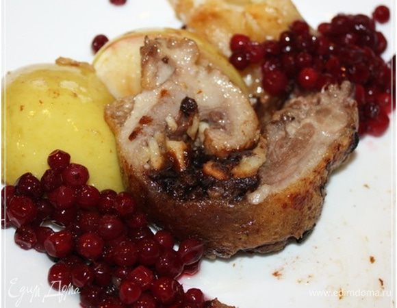 А потом … бруснички я себе добавил. В тарелочку. Яблоко печеное и брусника моченая дают неповторимое сочетание вкуса. Особенно к утке. Это я вам ответственно заявляю!!!
Ангела вам за трапезой! 
