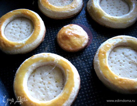 Выпекалось печенье в разогретой до 200* духовке 12 минут.