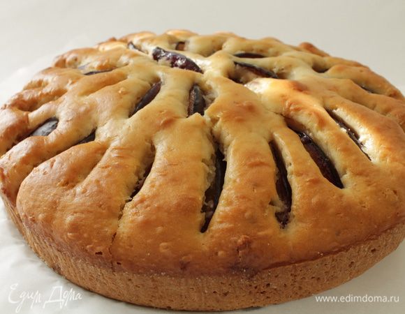 Выпекать пирог при температуре 170 градусов 40-45 минут (до сухой спички). Приятного вам чаепития!