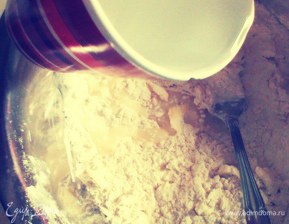 Добавить стакан воды. 