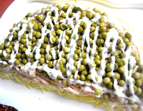 Сетка из майонеза сверху...