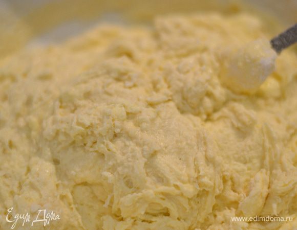 И замешиваем тесто.