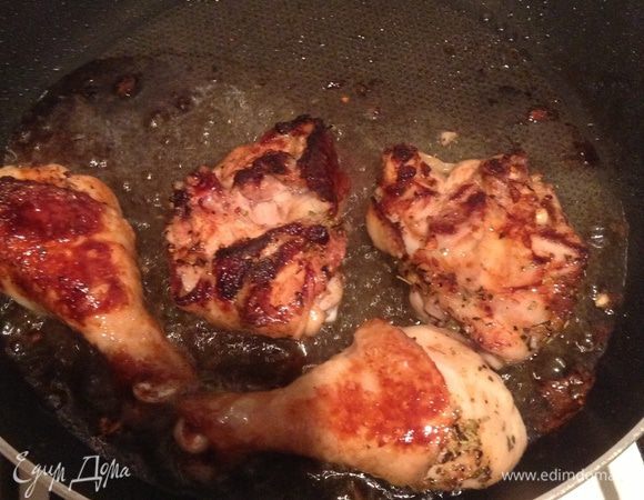 Жарим курицу с двух сторон. 