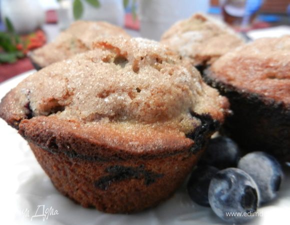 Выпекать до золотистого цвета 25-30 минут. Дать остыть, не снимая с формы, минимум 30 минут, так как маффины очень нежные и мягкие.
ПРИЯТНОГО АППЕТИТА!