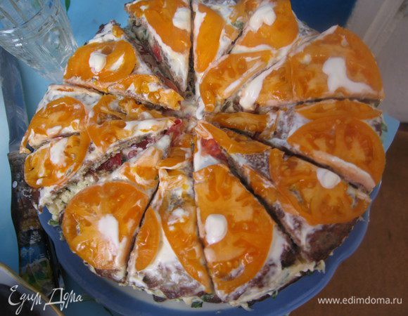 Закусочный торт от Ланы. Я не первая его приготовила и уверена не последняя. Очень вкусно! http://www.edimdoma.ru/retsepty/52314-zakusochnyy-baklazhannyy-tort