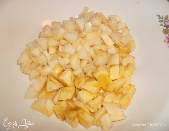 Фрукты нарезать мелким кубиком...