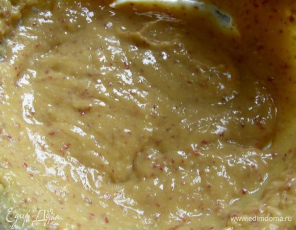 Взбиваем массу на высокой скорости минут 5. Она должна увеличиться в объеме.
